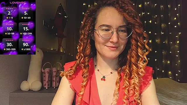 Snapshot of AgnesGraham chatting on 12.13.24 AgnesGraham online show from 12.13.24