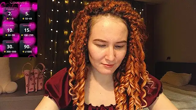 Snapshot of AgnesGraham chatting on 12.20.24 AgnesGraham online show from 12.20.24