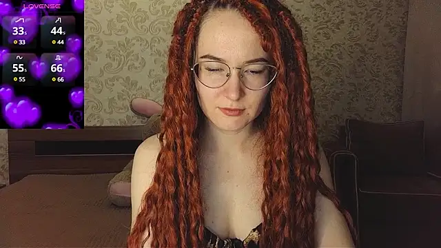 Snapshot of AgnesGraham chatting on 02.06.25 AgnesGraham online show from 02.06.25