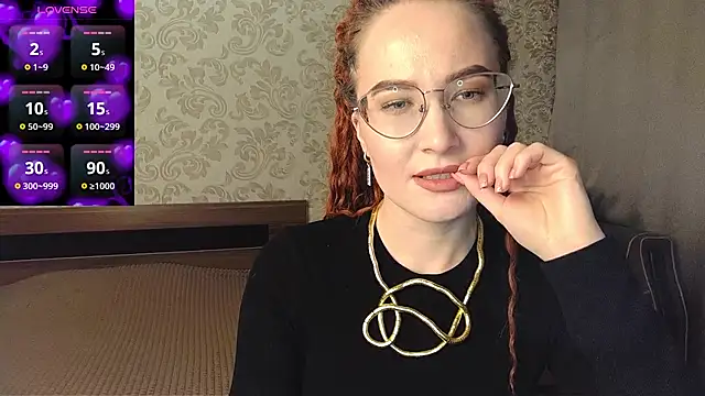 Snapshot of AgnesGraham chatting on 02.21.25 AgnesGraham online show from 02.21.25