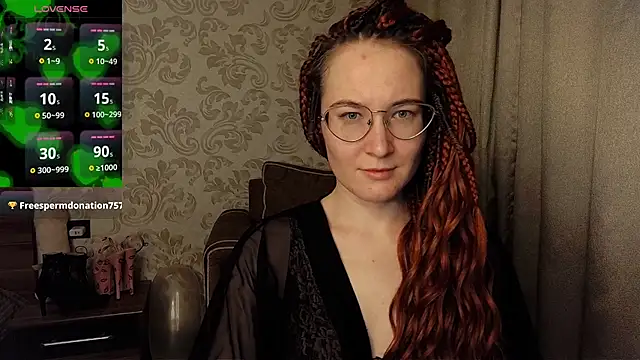 Snapshot of AgnesGraham chatting on 09.30.25 AgnesGraham online show from 09.30.25