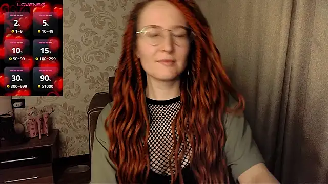 Snapshot of AgnesGraham chatting on 10.07.25 AgnesGraham online show from 10.07.25