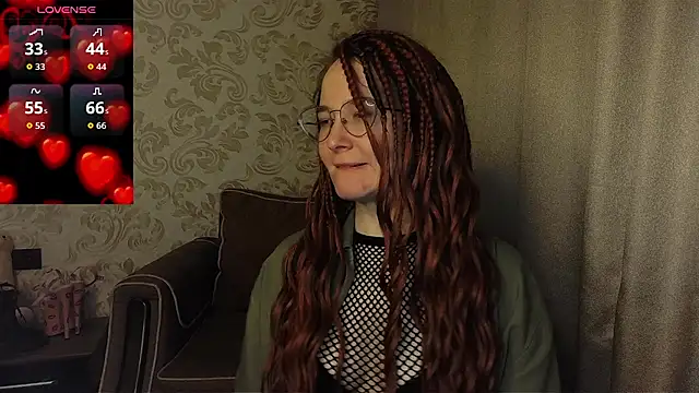 Snapshot of AgnesGraham chatting on 10.26.25 AgnesGraham online show from 10.26.25