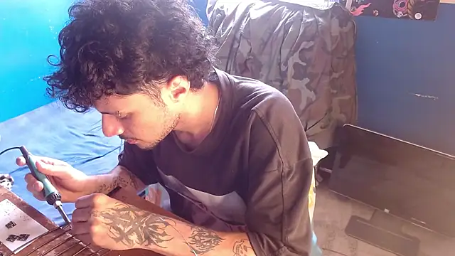 Snapshot of Apolo_S chatting on 09.26.25 Apolo S online show from 09.26.25