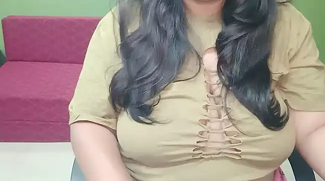 Snapshot of yoursnishaa chatting on 12.20.24 yoursnishaa online show from 12.20.24