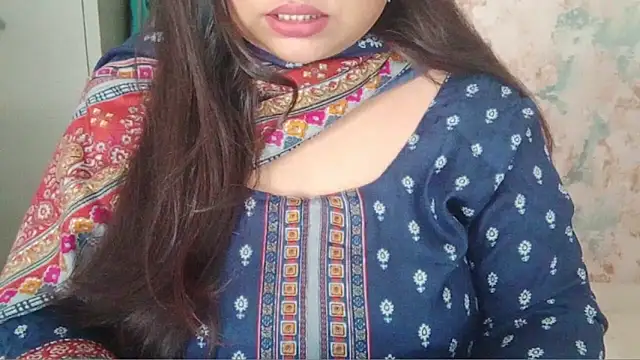 Snapshot of yoursnishaa chatting on 11.13.25 yoursnishaa online show from 11.13.25