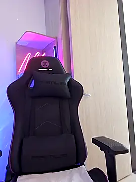 miaeyes online show from 01.15.25