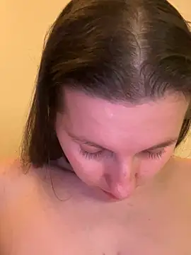 Snapshot of Nicole-Ray chatting on 01.31.25 Nicole-Ray online show from 01.31.25