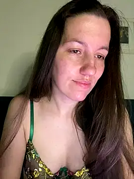 Snapshot of Nicole-Ray chatting on 09.10.25 Nicole-Ray online show from 09.10.25