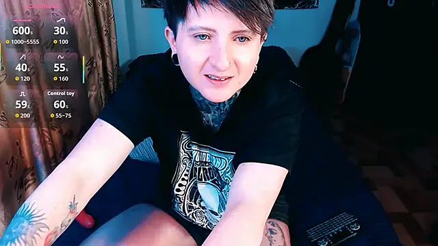 Snapshot of Marieblueeyes chatting on 10.28.25 Marieblueeyes online show from 10.28.25