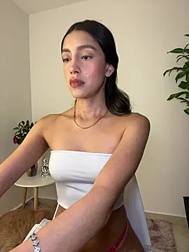 SelenaStone online show from 02.24.25