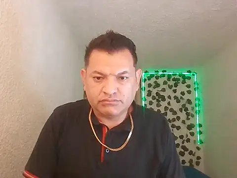Snapshot of SexDiffrent chatting on 06.18.26 SexDiffrent online show from 06.18.26
