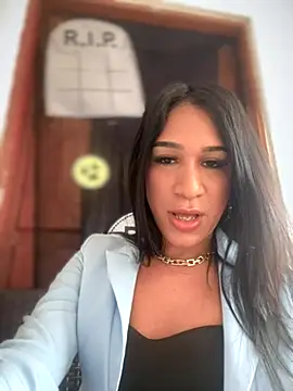 Snapshot of Ashly_Miller chatting on 10.19.25 Ashly Miller online show from 10.19.25