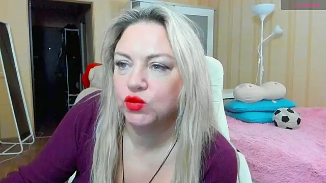 Snapshot of PamHardFuck chatting on 03.09.25 PamHardFuck online show from 03.09.25