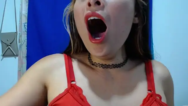 Snapshot of Alexandrasaenz chatting on 04.25.26 Alexandrasaenz online show from 04.25.26
