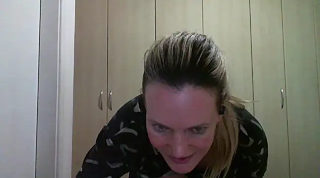 Annylove1 online show from 02.14.25