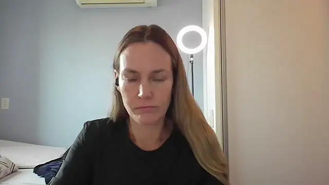 Annylove1 online show from 11.13.25