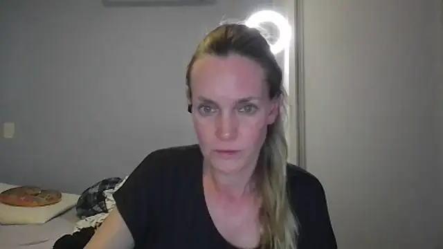 Annylove1 online show from 12.19.25