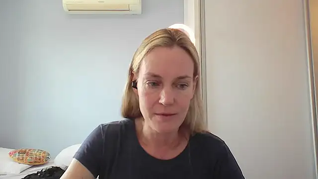 Annylove1 online show from 01.12.26