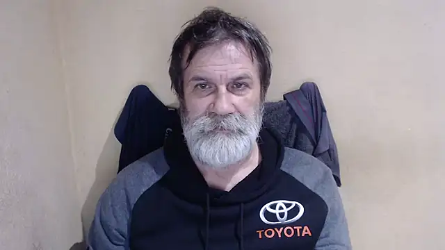 Snapshot of AlexNudo chatting on 11.15.25 AlexNudo online show from 11.15.25