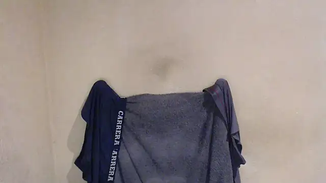 Snapshot of AlexNudo chatting on 11.24.25 AlexNudo online show from 11.24.25