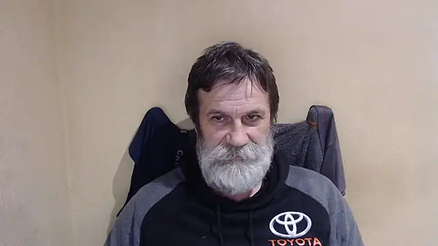 Snapshot of AlexNudo chatting on 11.27.25 AlexNudo online show from 11.27.25