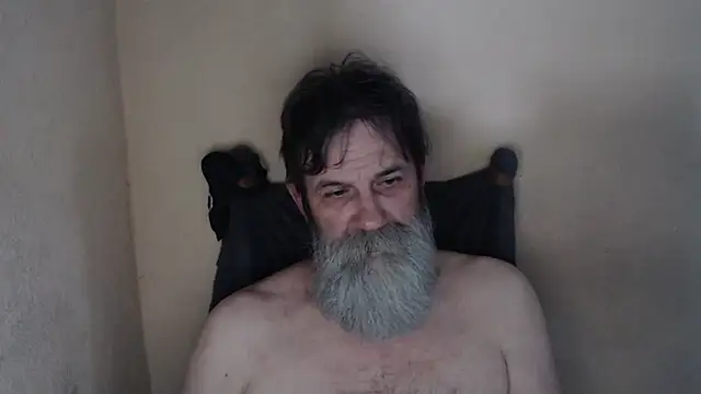 Snapshot of AlexNudo chatting on 06.18.26 AlexNudo online show from 06.18.26