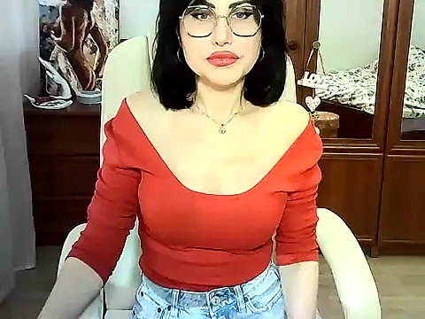 Snapshot of Alyona_Alex chatting on 01.04.25 Alyona Alex online show from 01.04.25