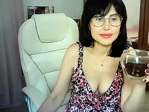 Snapshot of Alyona_Alex chatting on 10.26.25 Alyona Alex online show from 10.26.25