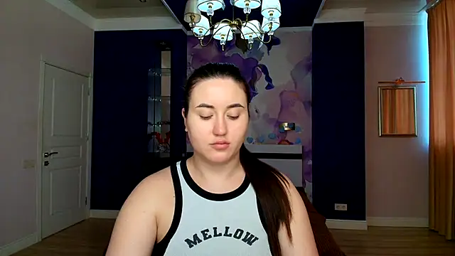 Roxie Bradley online show from 02.04.25