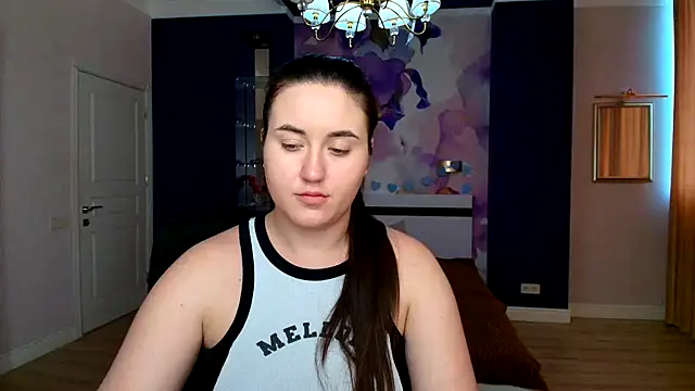 Roxie Bradley online show from 02.04.25