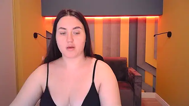 Roxie Bradley online show from 02.24.25