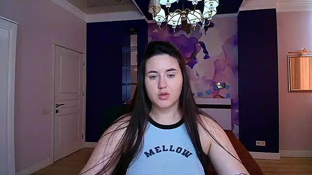 Roxie Bradley online show from 03.14.25