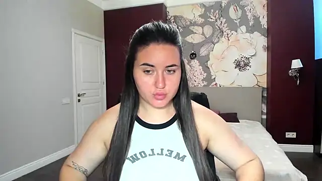 Roxie Bradley online show from 09.11.25