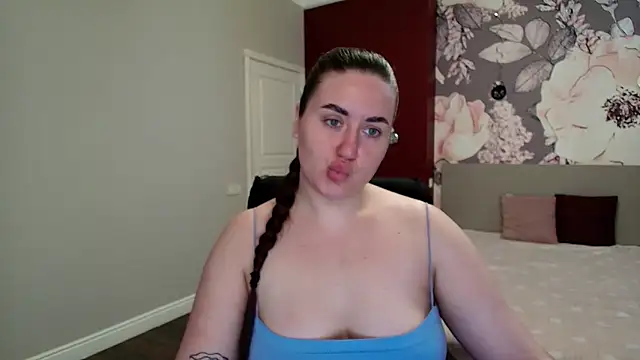 Roxie Bradley online show from 04.10.26