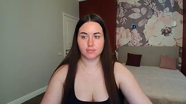 Snapshot of Roxie_Bradley chatting on 06.05.26 Roxie Bradley online show from 06.05.26