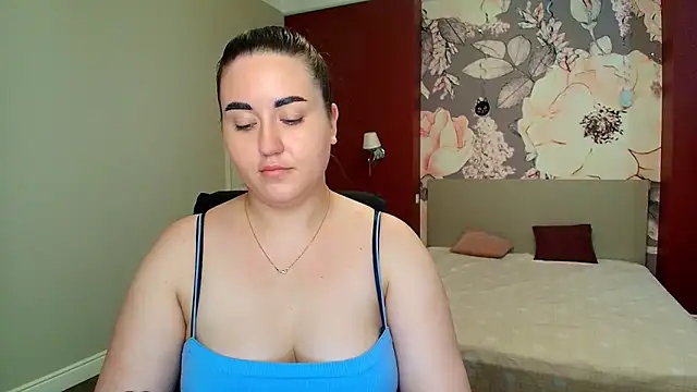 Snapshot of Roxie_Bradley chatting on 06.09.26 Roxie Bradley online show from 06.09.26