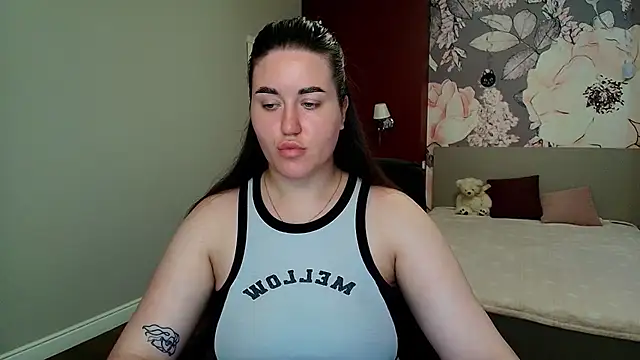 Snapshot of Roxie_Bradley chatting on 07.03.26 Roxie Bradley online show from 07.03.26