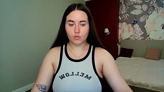 Snapshot of Roxie_Bradley chatting on 07.08.26 Roxie Bradley online show from 07.08.26