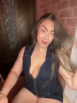 Snapshot of Im_sophiie chatting on 03.20.25 Im sophiie online show from 03.20.25