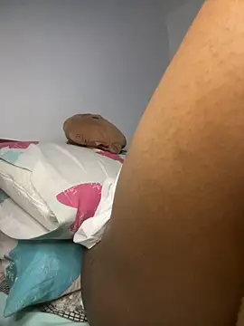  yisela  online show from 04.10.26