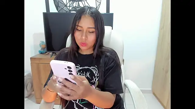 Snapshot of Ciara8 chatting on 06.22.26 Ciara8 online show from 06.22.26