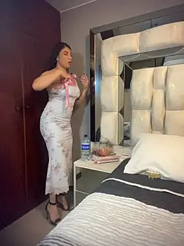 Miaparkerss  online show from 10.26.25