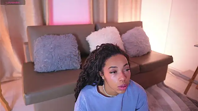 Snapshot of Valeriestyle chatting on 11.13.25 Valeriestyle online show from 11.13.25