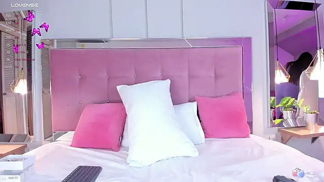 Snapshot of Ahincale chatting on 03.07.25 Ahincale online show from 03.07.25