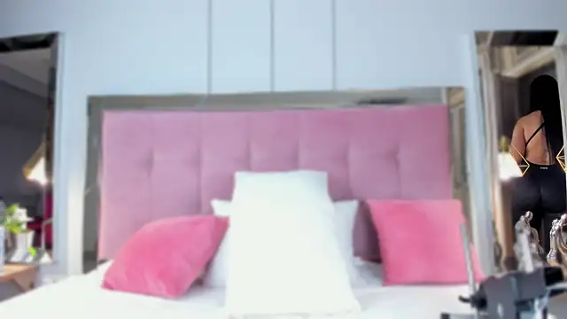 Snapshot of Ahincale chatting on 02.16.26 Ahincale online show from 02.16.26