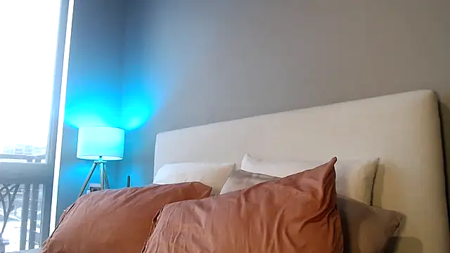 Snapshot of _sloane chatting on 12.14.24 sloane online show from 12.14.24