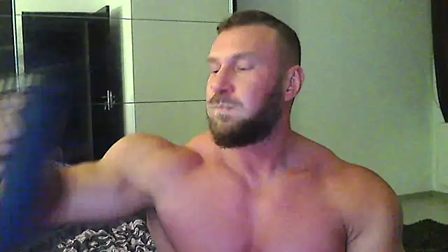 Snapshot of muscularkevin chatting on 05.21.26 muscularkevin online show from 05.21.26