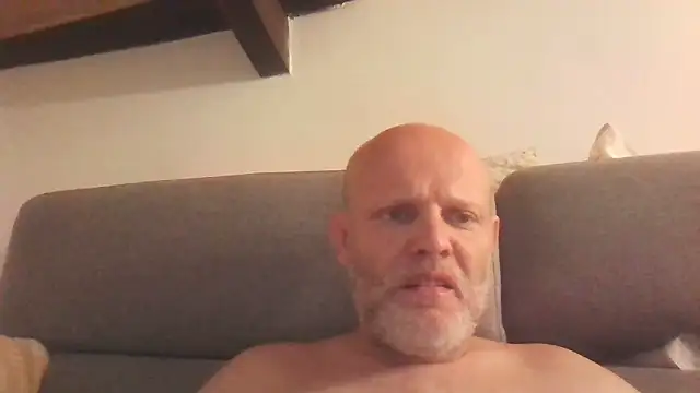 Snapshot of davigochi77bcn chatting on 01.31.26 davigochi77bcn online show from 01.31.26