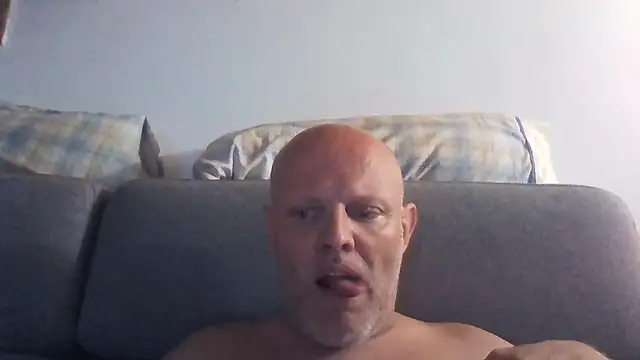 Snapshot of davigochi77bcn chatting on 08.01.26 davigochi77bcn online show from 08.01.26